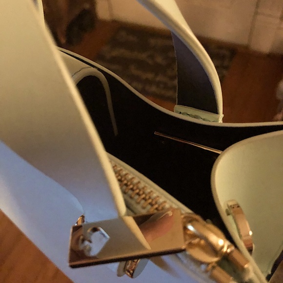 Kate Spade Handbag new w tags - Picture 3 of 5